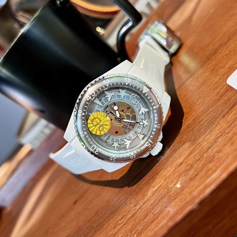 GUCCI Watches FashionForward 183120