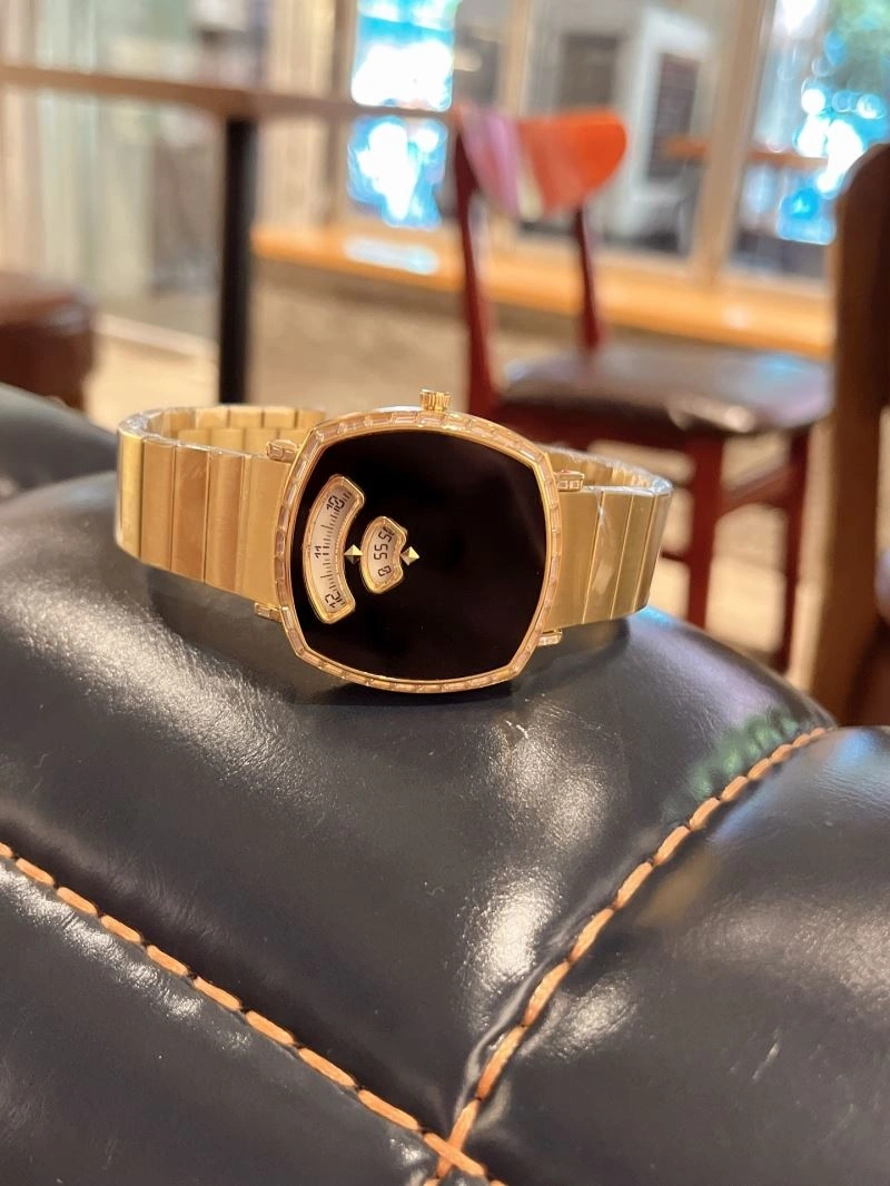 RelaxedFit GUCCI Watches 183099