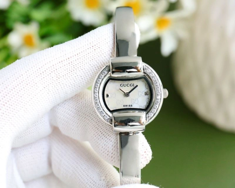 Soft GUCCI Watches 183076