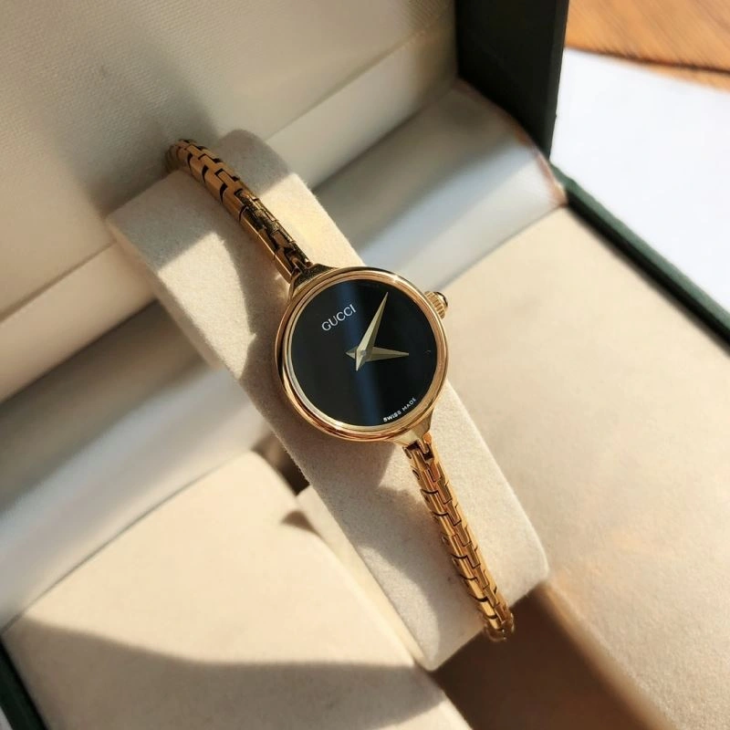 Sleek GUCCI Watches 183071