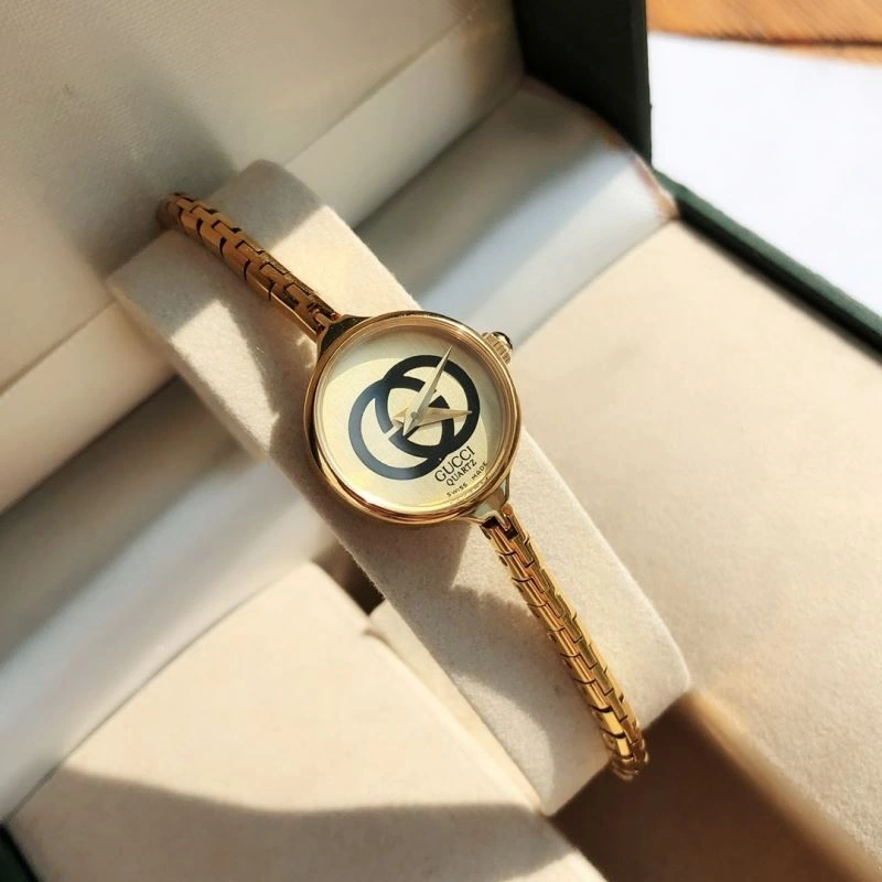 Sleek GUCCI Watches 183071