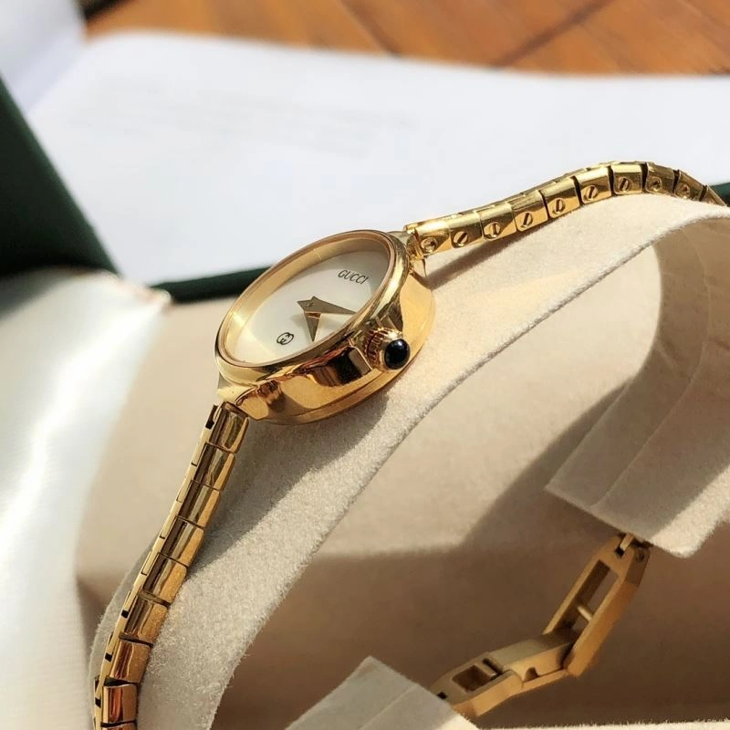 Sleek GUCCI Watches 183071
