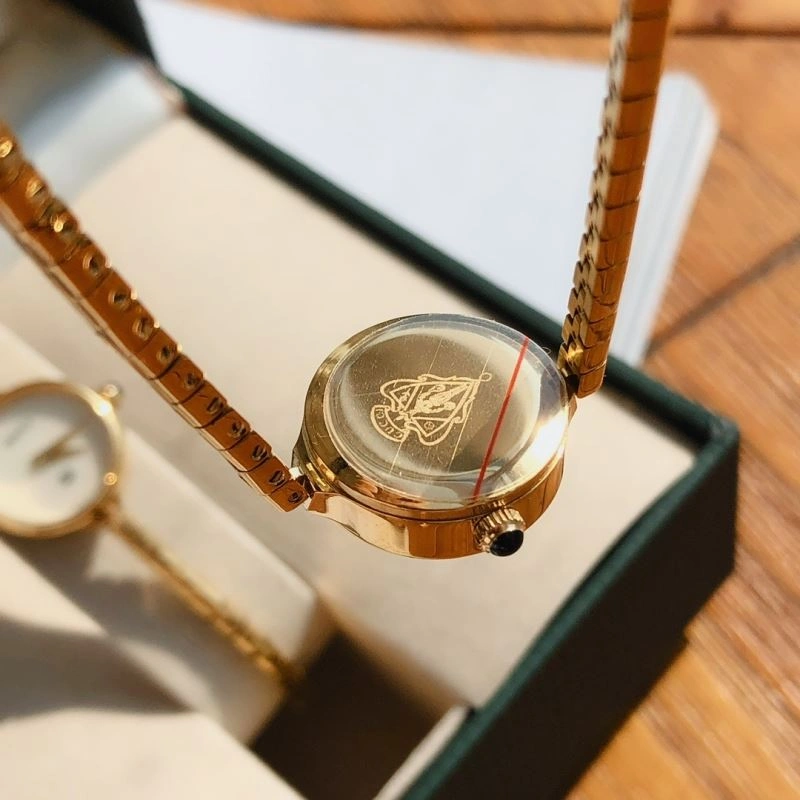 Sleek GUCCI Watches 183071
