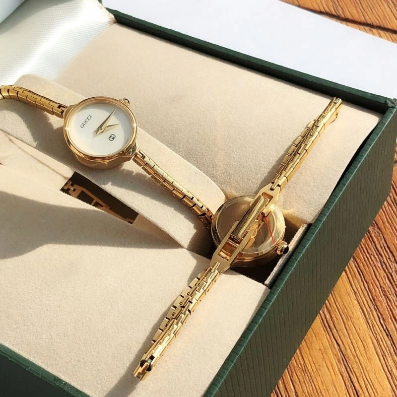 Sleek GUCCI Watches 183071