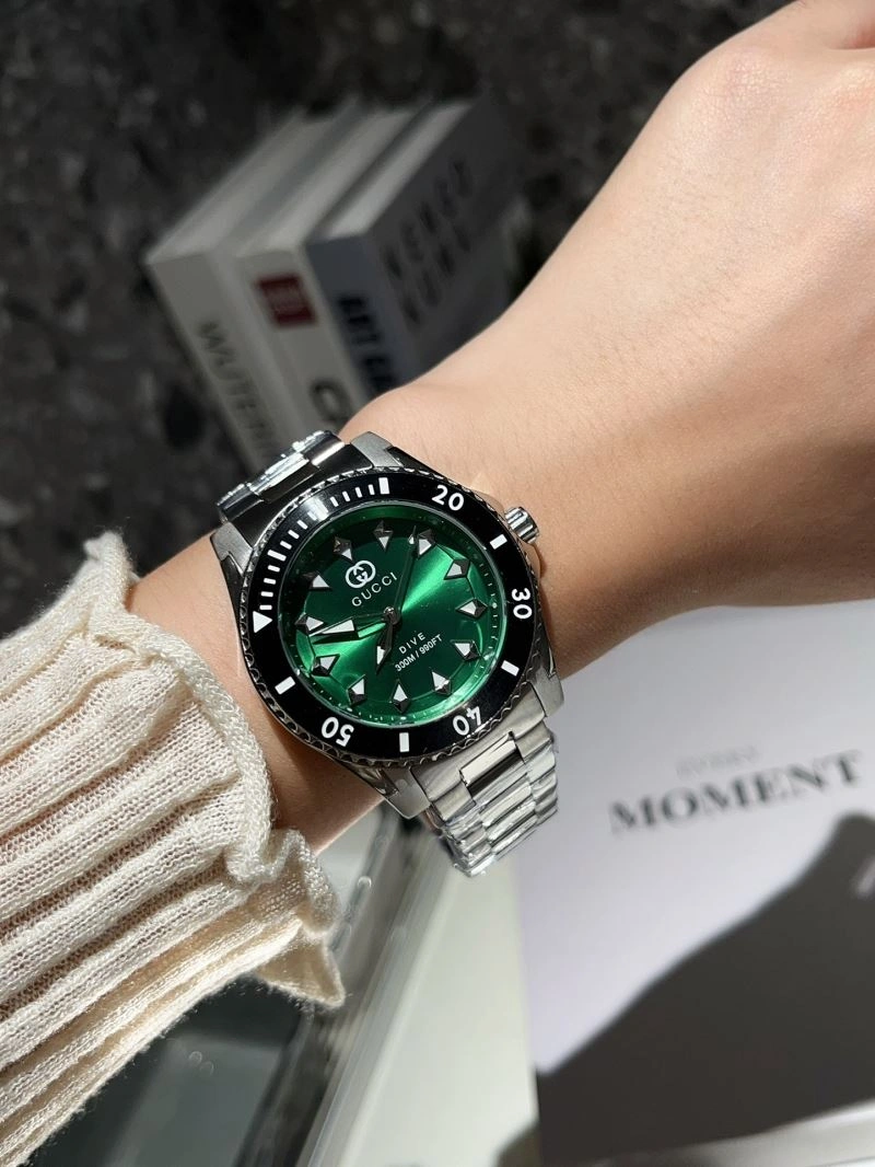 Refined GUCCI Watches 182953