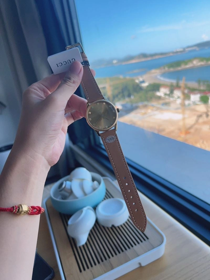 GUCCI Watches Durable 182952