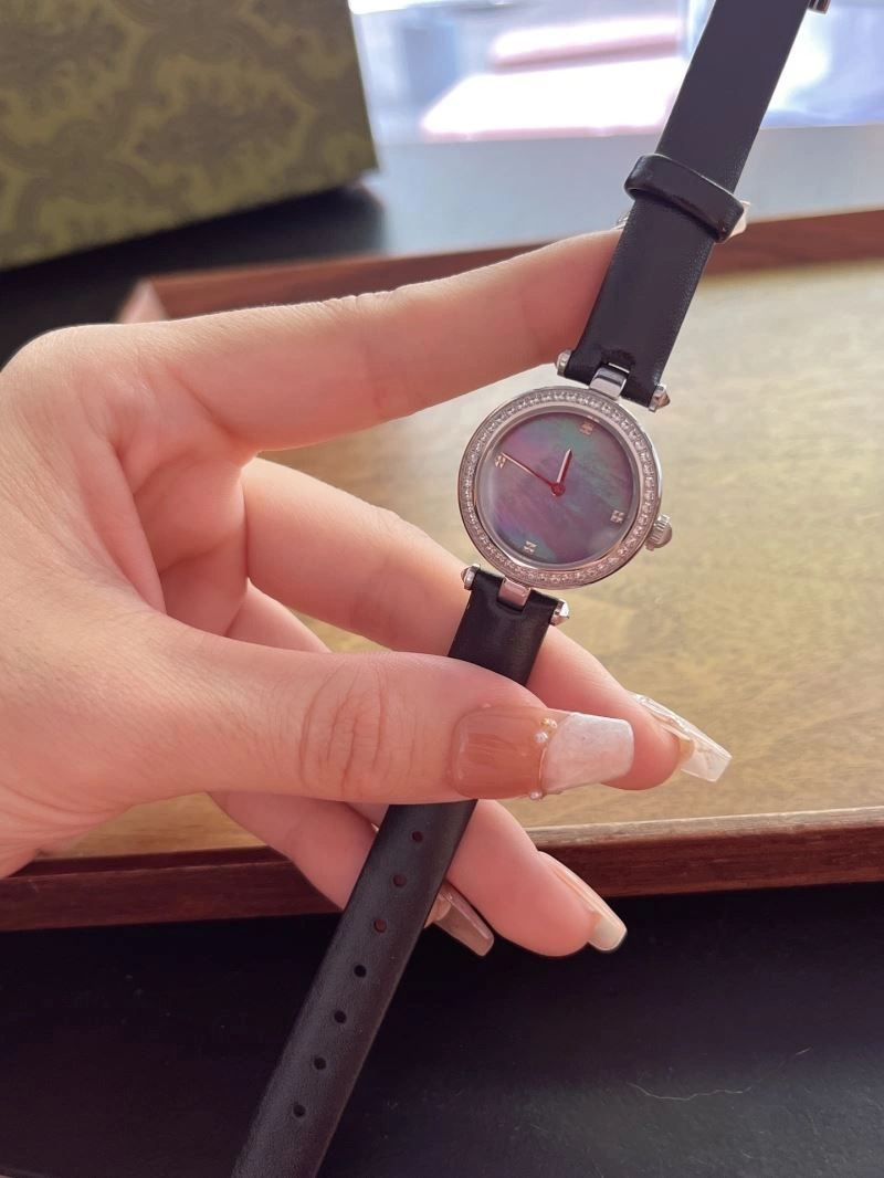 GUCCI Watches Durable 182895