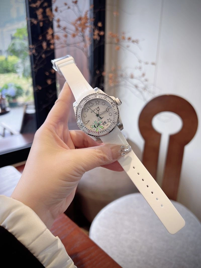 GUCCI Watches Elegant 182893