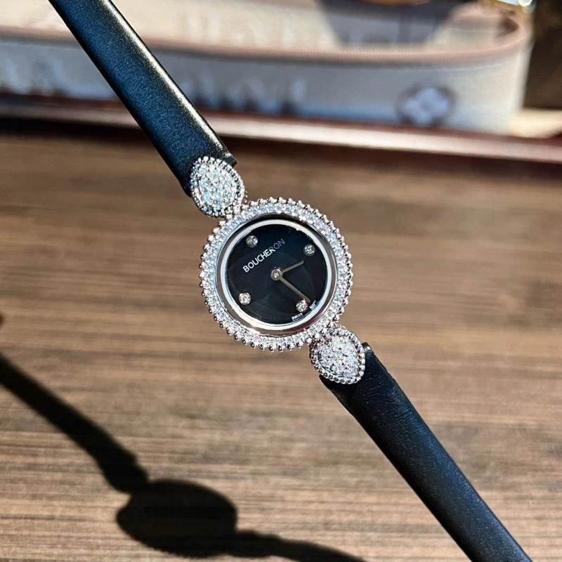 Functional GUCCI Watches 182871
