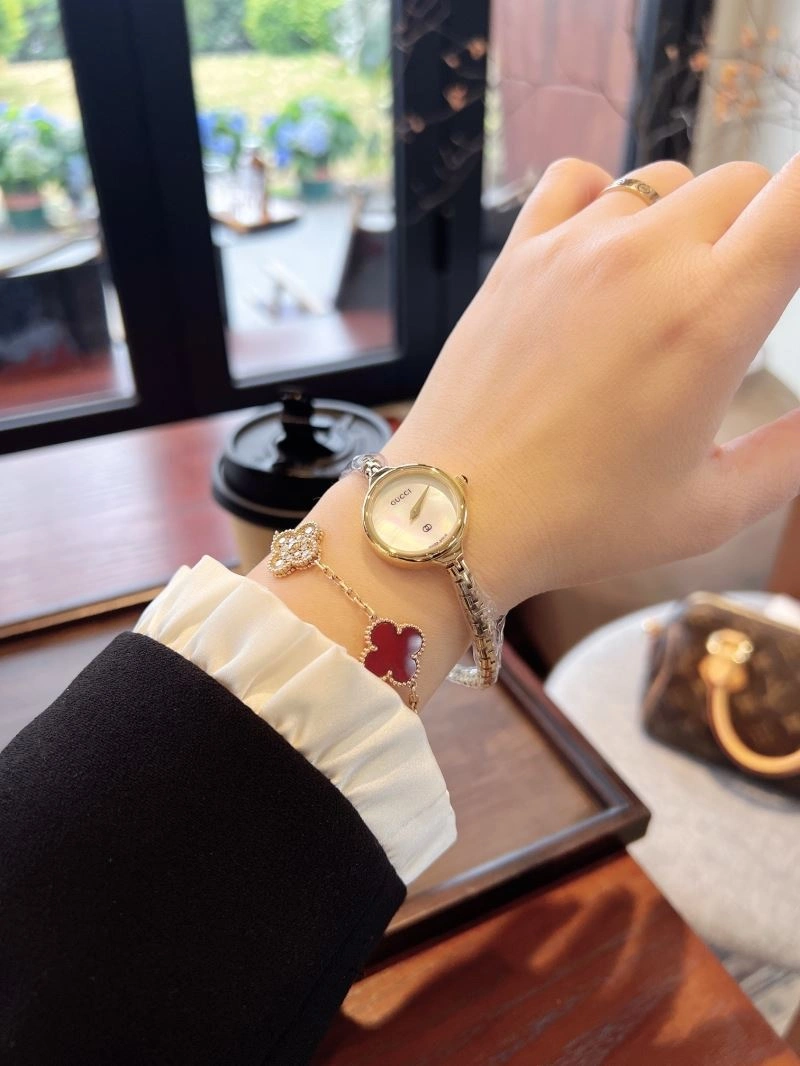 Effortless GUCCI Watches 182708