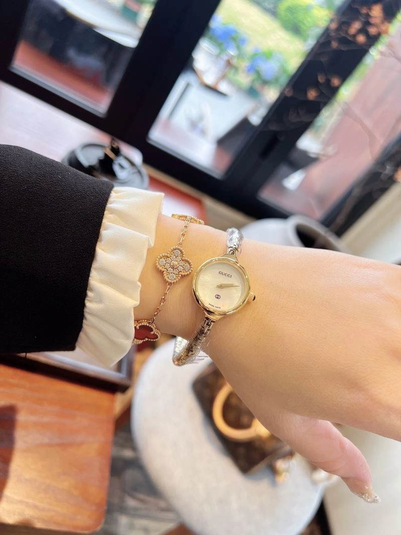 Effortless GUCCI Watches 182708