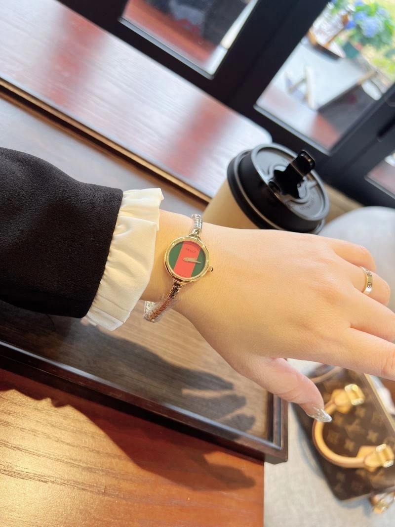 Effortless GUCCI Watches 182708