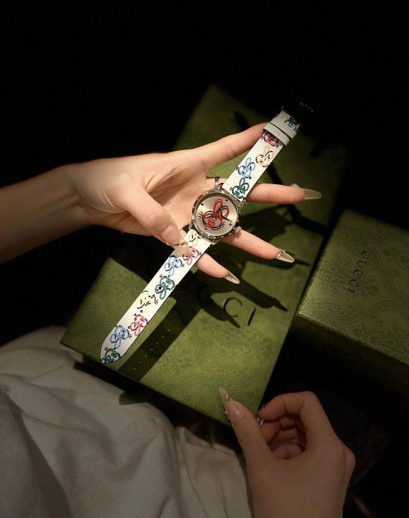 GUCCI Watches Durable 183005