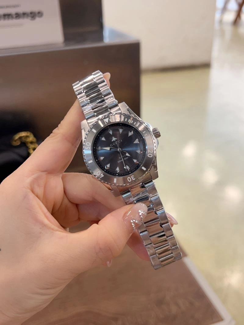 GUCCI Watches Durable 182978
