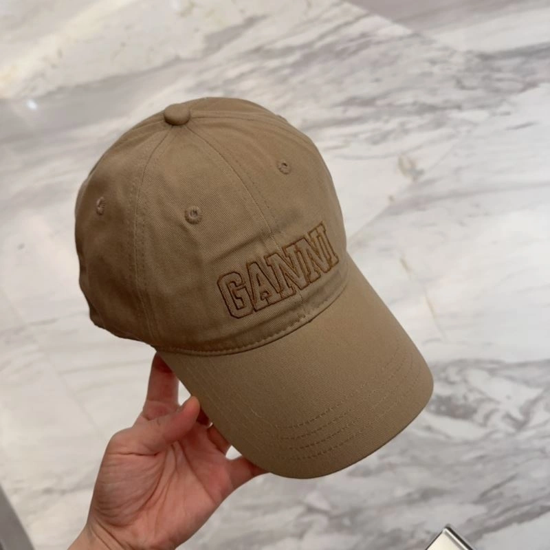 Ganni Caps Vibrant 258910