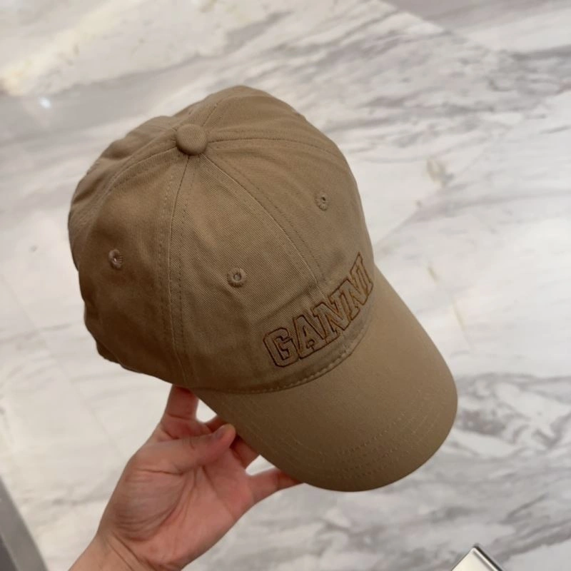 Ganni Caps Vibrant 258910