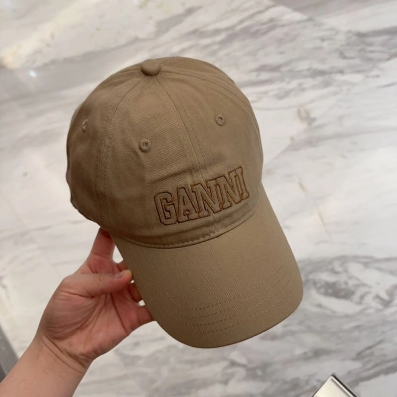 Ganni Caps Vibrant 258910