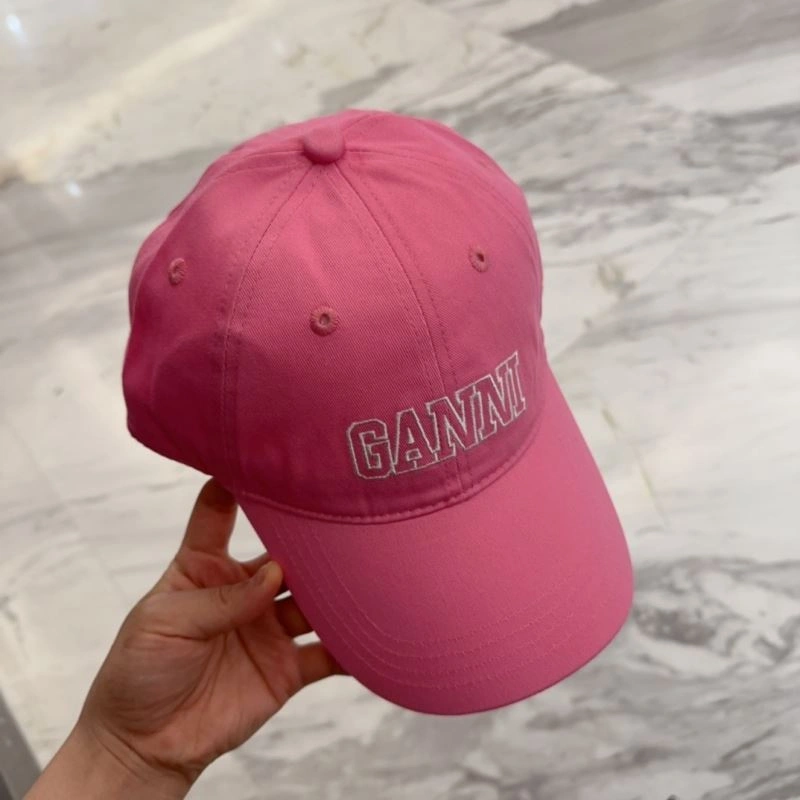 Ganni Caps Sporty 258902