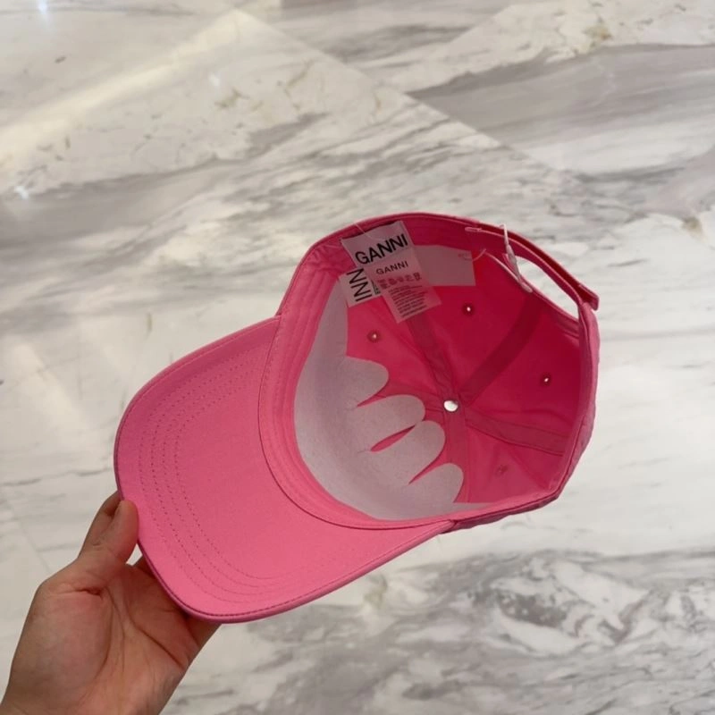 Ganni Caps Sporty 258902