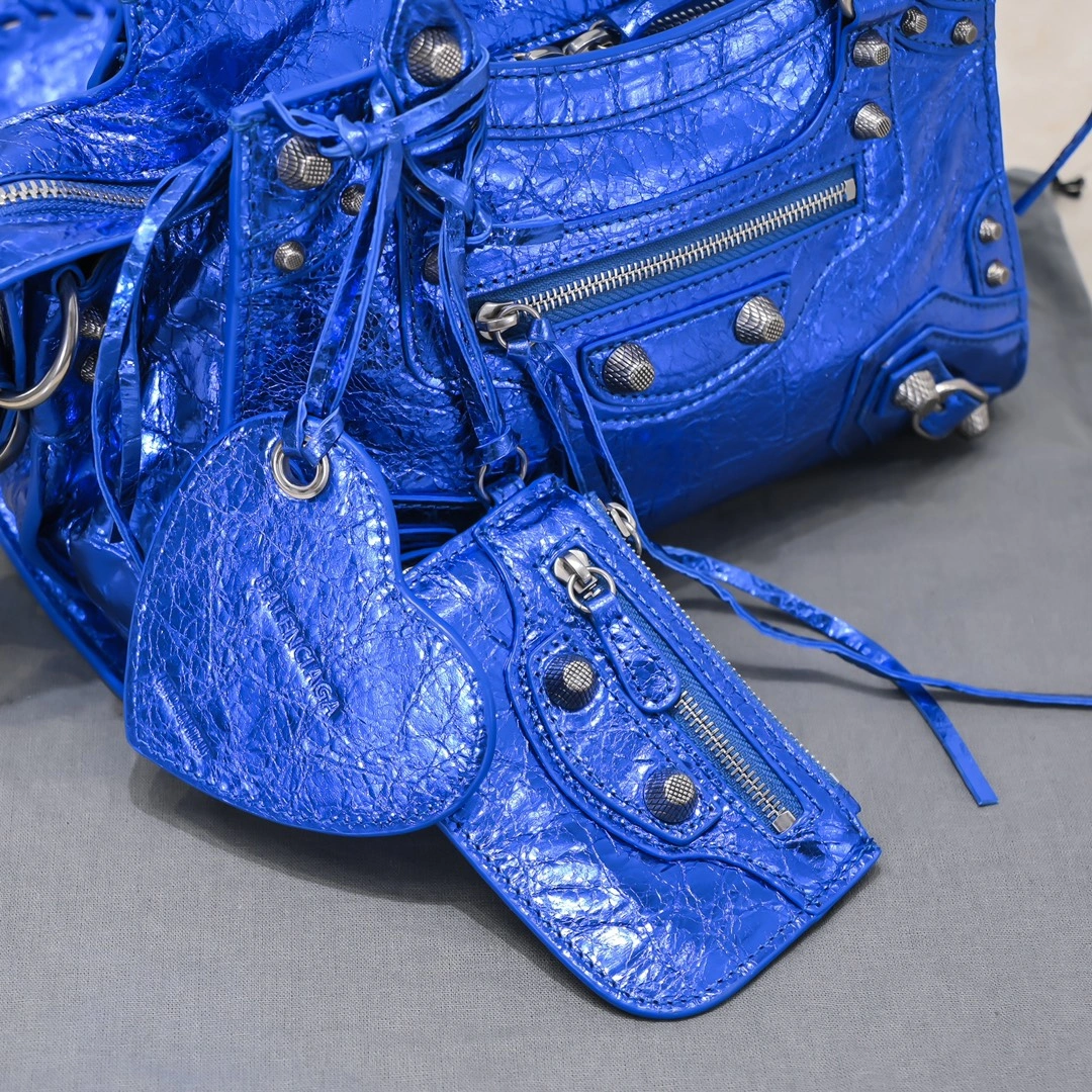 Durable Gemstone Blue Paris Neo Cagole Heart Mirror Motorcycle Bag 60977