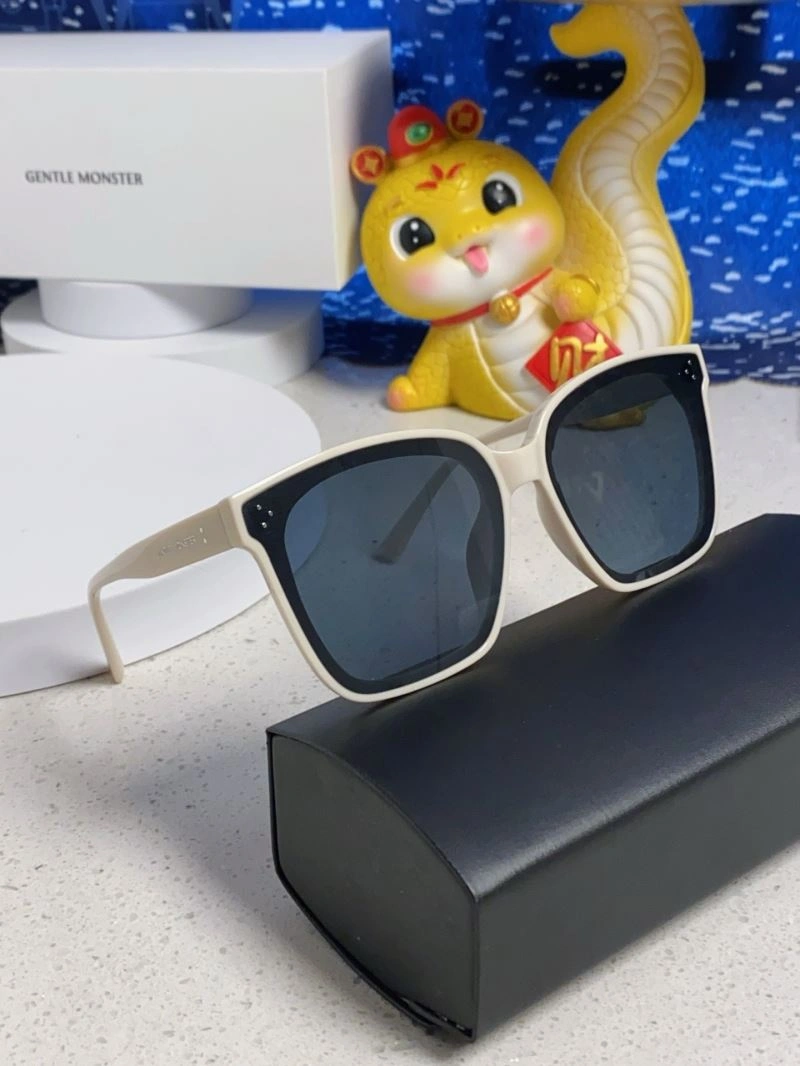 Gentle Monster Sunglasses EyeCatching 279384