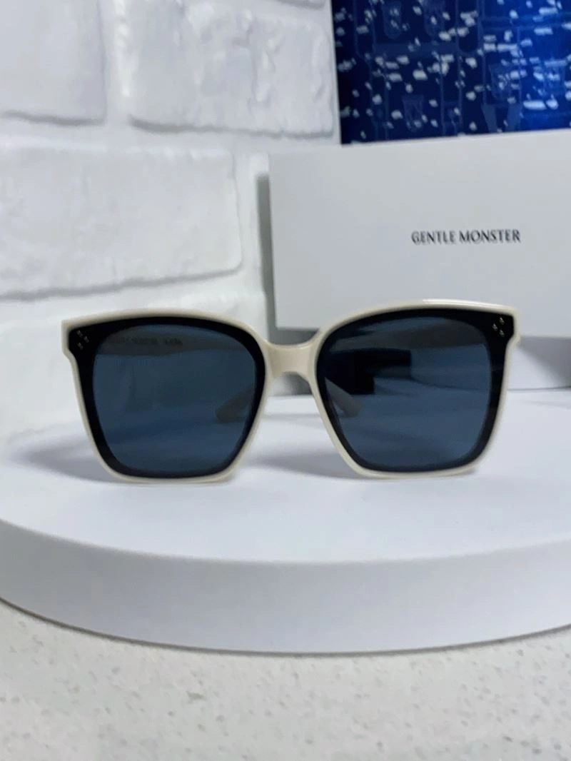 Gentle Monster Sunglasses EyeCatching 279384