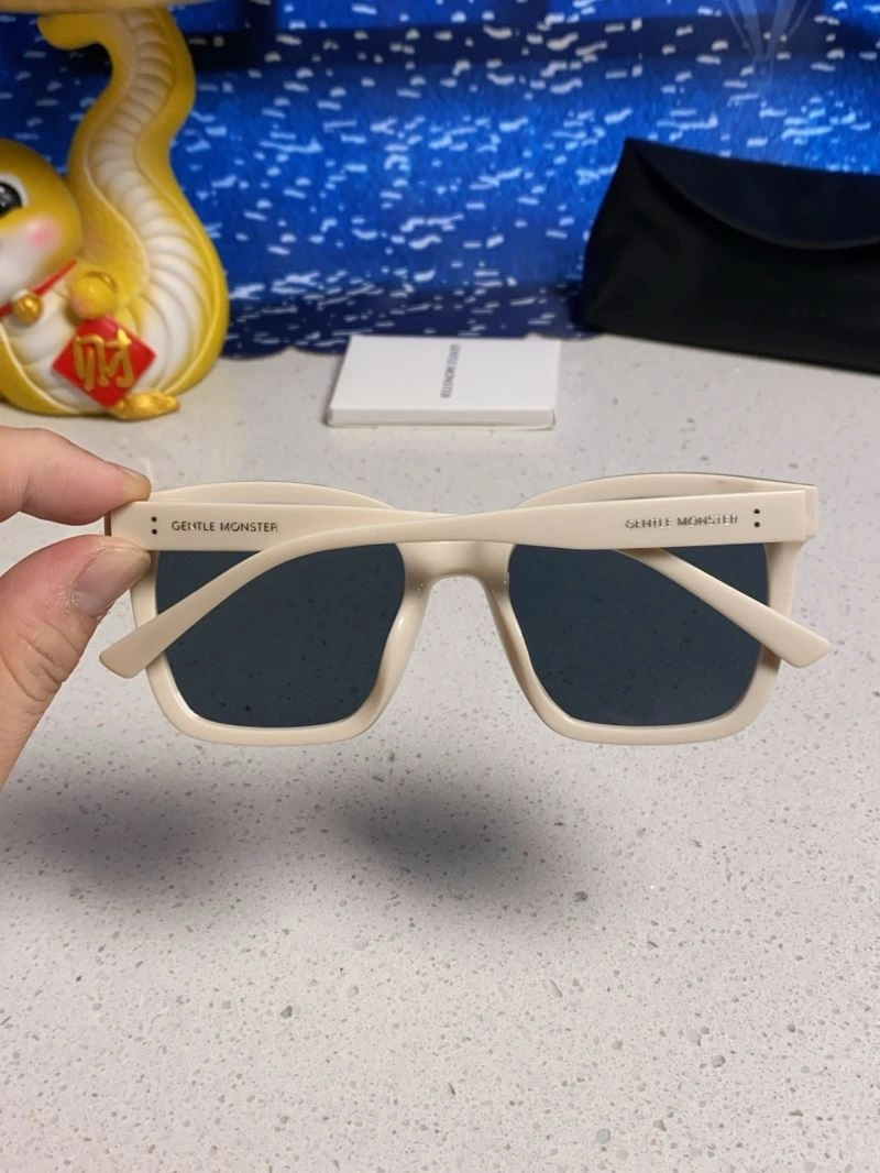 Gentle Monster Sunglasses EyeCatching 279384