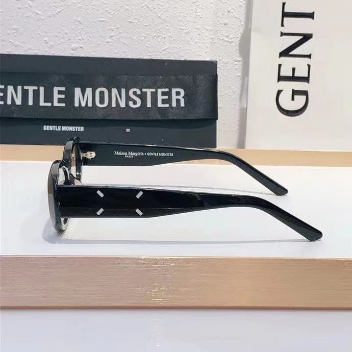 Gentle Monster Sunglasses Unique 279375