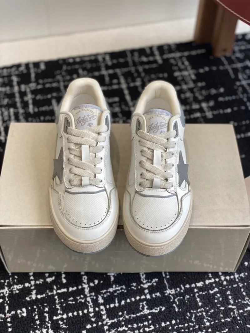 Supportive Ggdb Shoes 12369