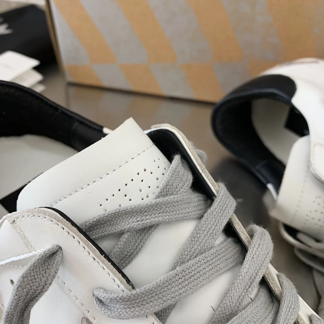 Seasonal Ggdb Shoes 6479