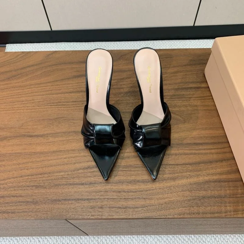 UrbanChic Gianvito Rossi Sandals 12368