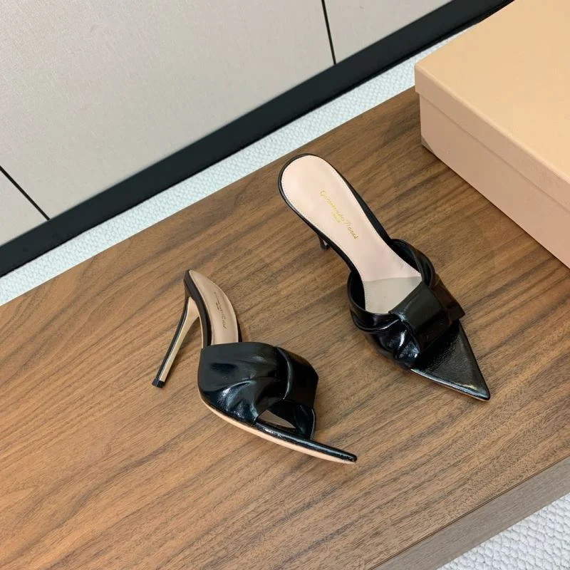 UrbanChic Gianvito Rossi Sandals 12368