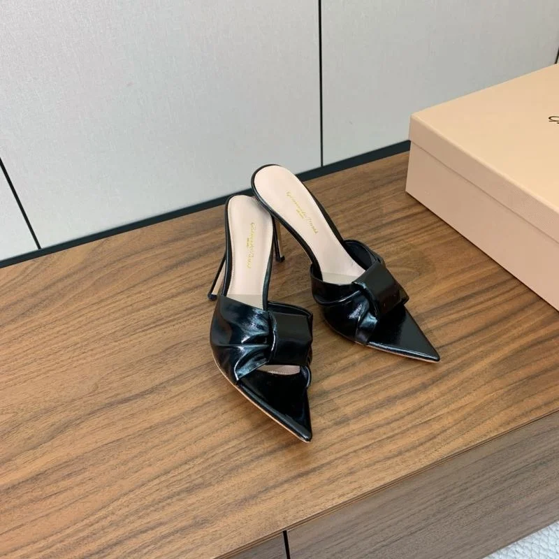 UrbanChic Gianvito Rossi Sandals 12368