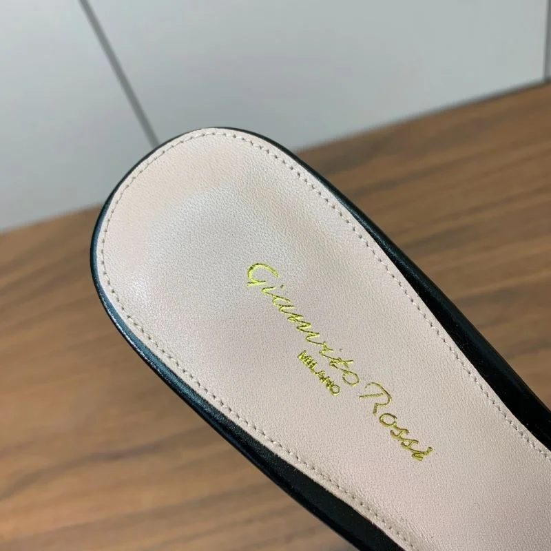 UrbanChic Gianvito Rossi Sandals 12368
