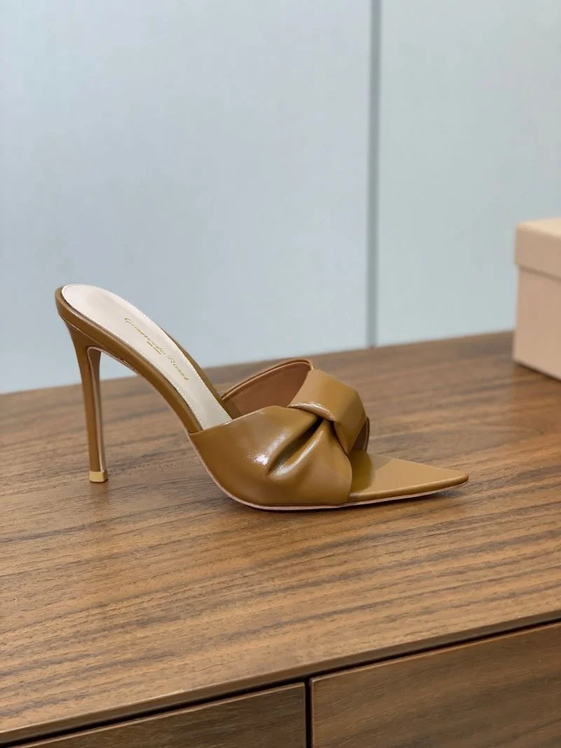 Gianvito Rossi Sandals Compact 12371