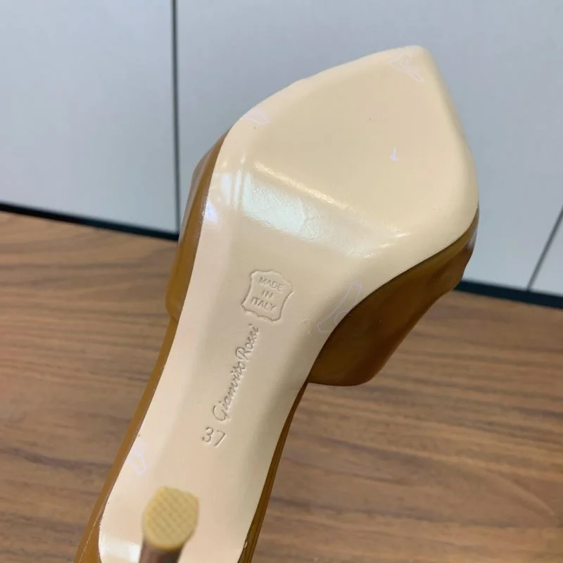 Gianvito Rossi Sandals Compact 12371