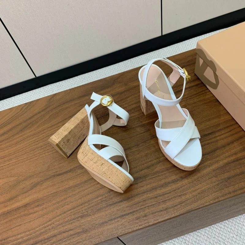 Elegant Gianvito Rossi Sandals 12367
