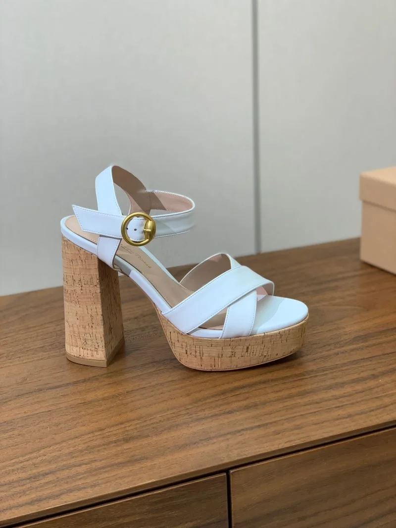 Elegant Gianvito Rossi Sandals 12367