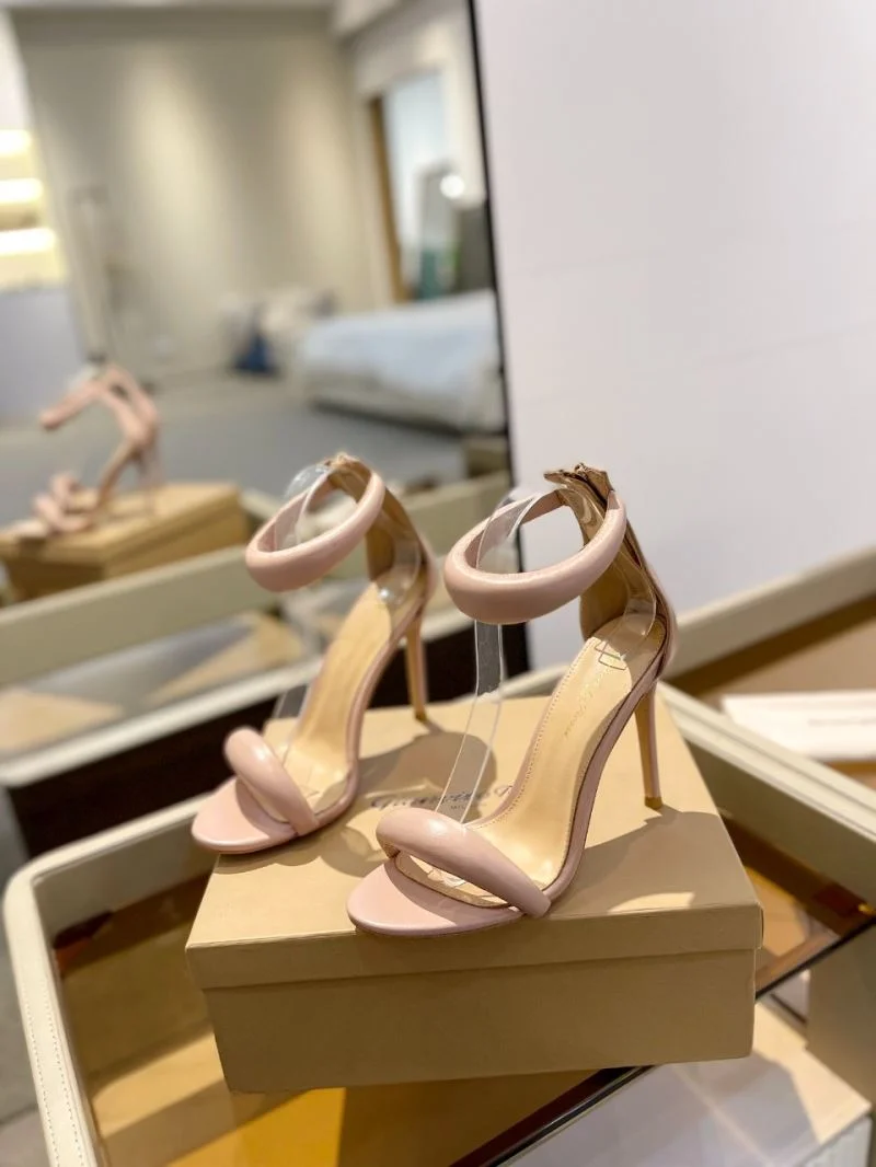 Chic Gianvito Rossi Sandals 10086