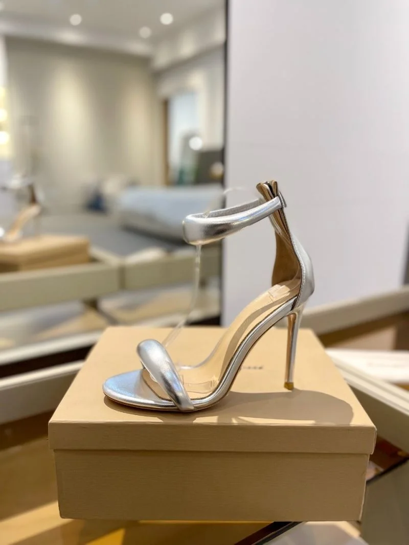 Vibrant Gianvito Rossi Sandals 10089