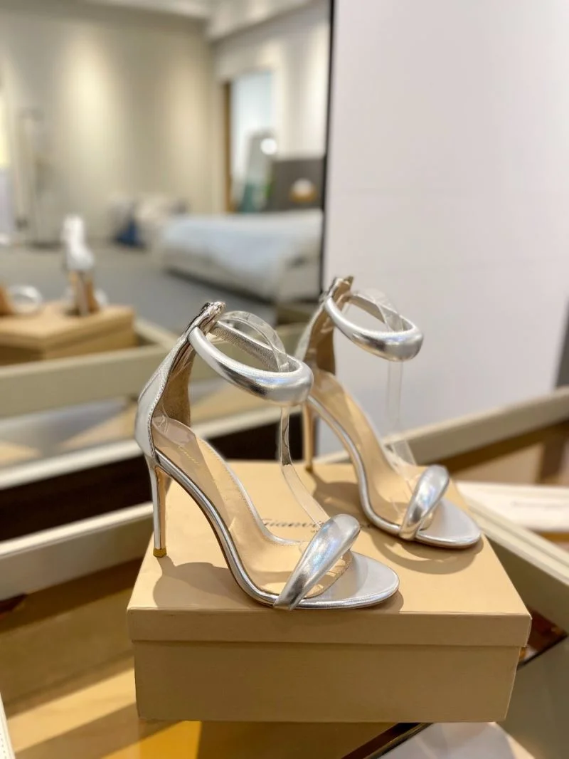Vibrant Gianvito Rossi Sandals 10089