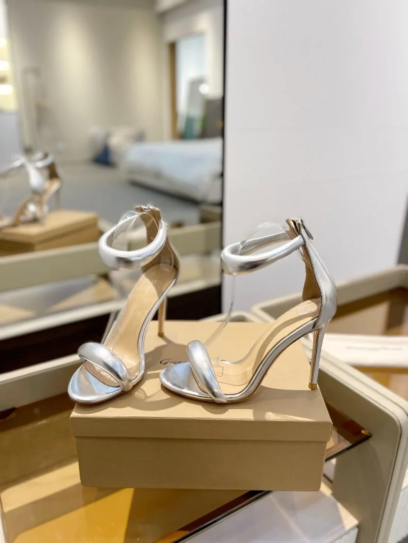 Vibrant Gianvito Rossi Sandals 10089