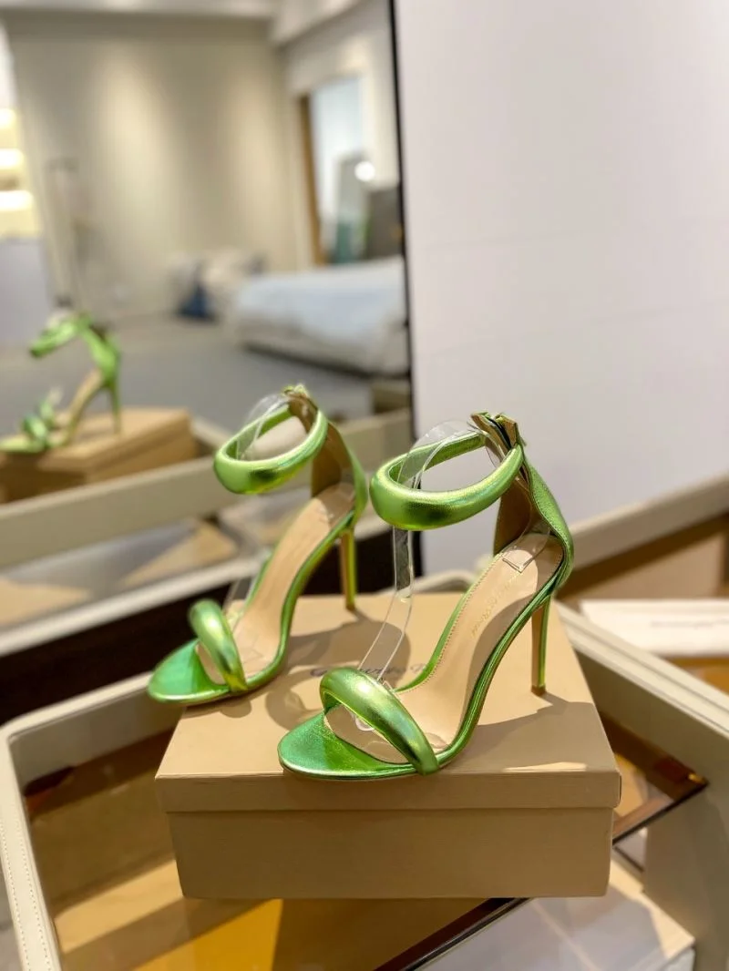 NewStyle Gianvito Rossi Sandals 10076