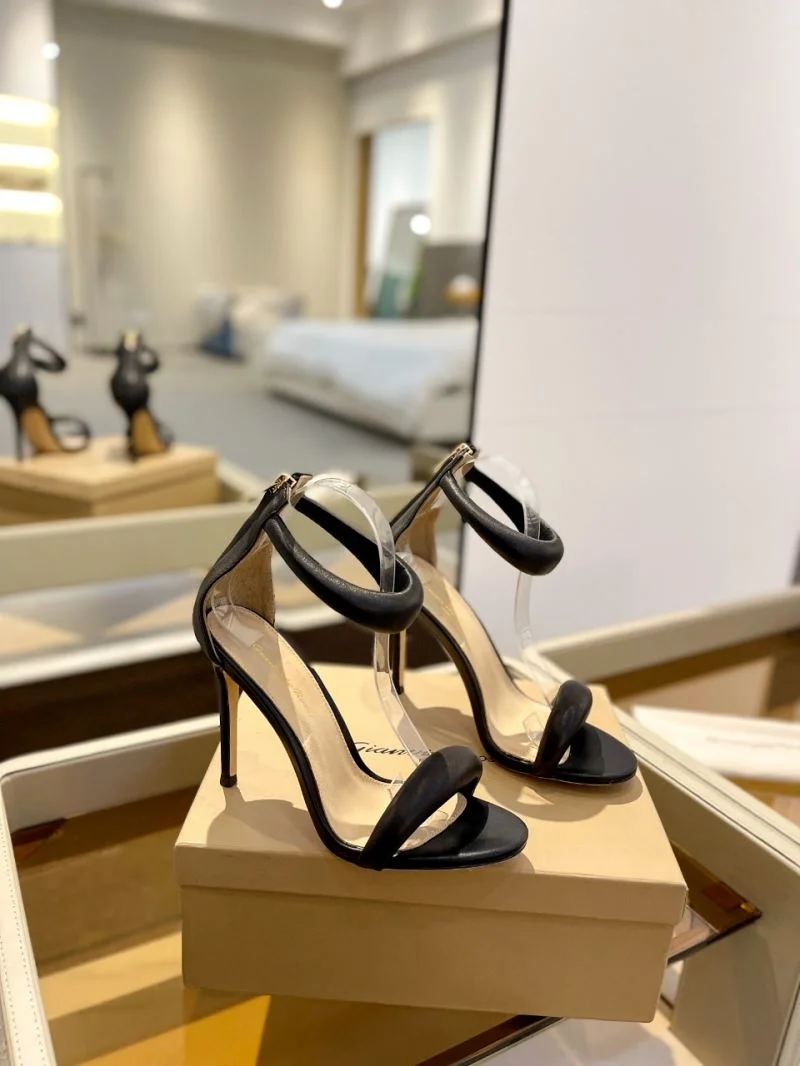 SmoothTexture Gianvito Rossi Sandals 10077