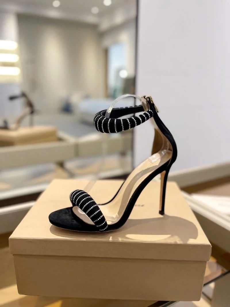 Trendy Gianvito Rossi Sandals 10061