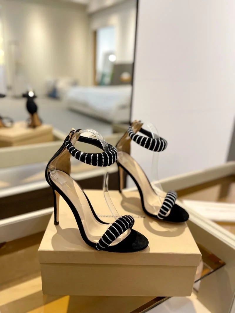 Trendy Gianvito Rossi Sandals 10061
