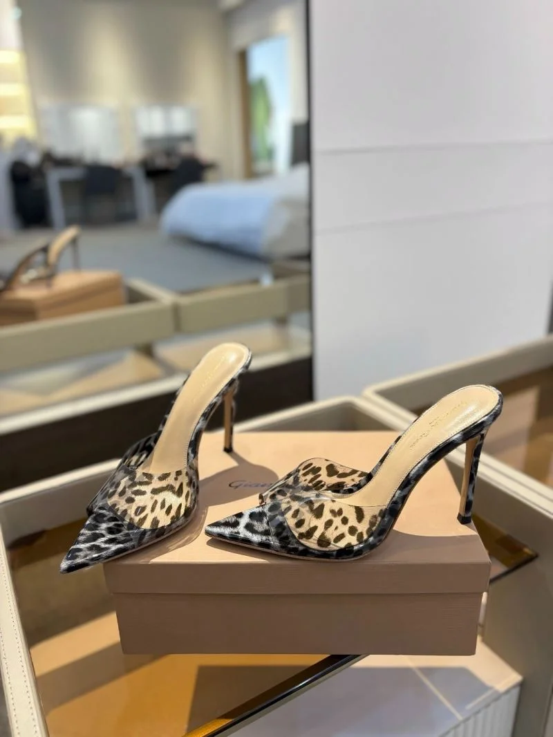 Gianvito Rossi Sandals UrbanChic 10049