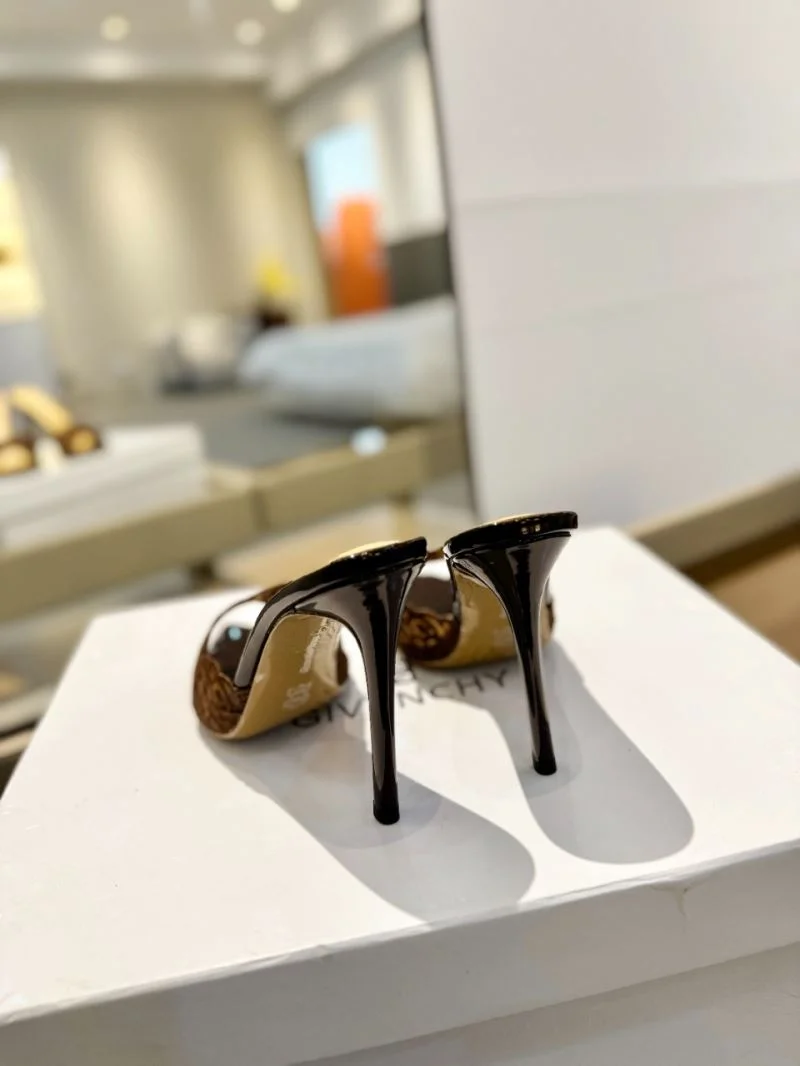 Gianvito Rossi Sandals Stylish 10057
