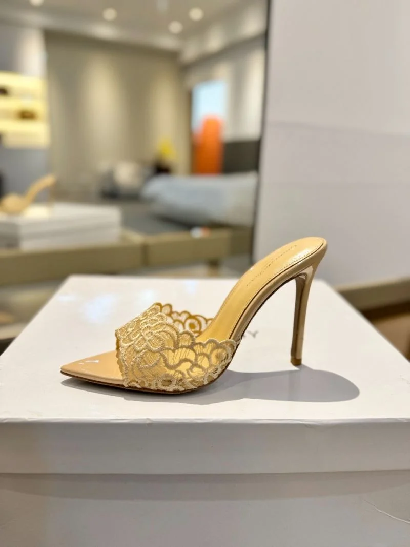 UrbanChic Gianvito Rossi Sandals 10032