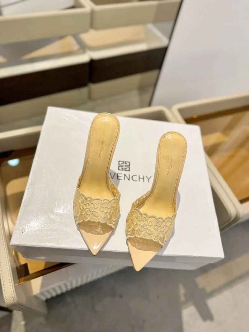 UrbanChic Gianvito Rossi Sandals 10032